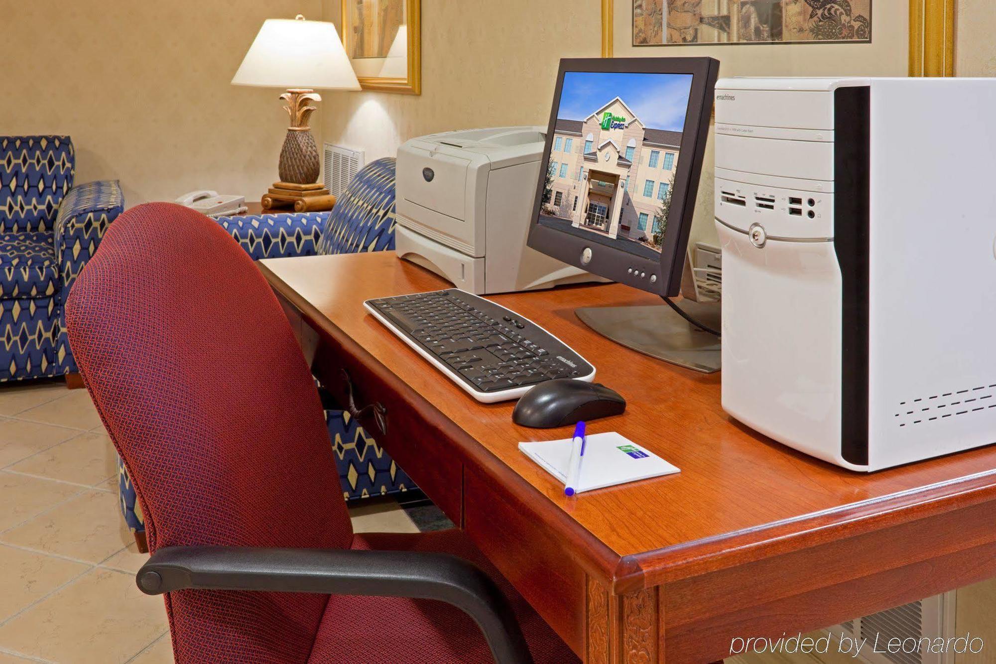 Holiday Inn Express Hotel & Suites Reading By Ihg Eksteriør billede